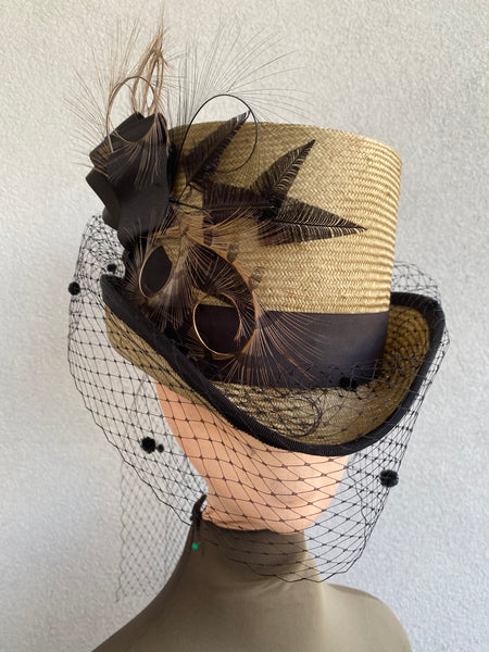 Tan top top hat